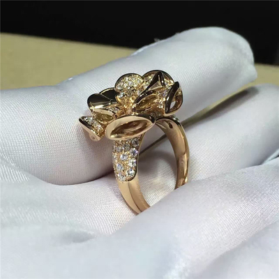 Flower Shaped Ring Luxury Jewelry 18K Gold Diamonds For Wedding / Engagement