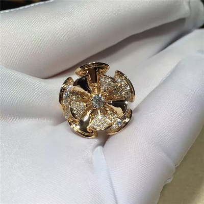 Flower Shaped Ring Luxury Jewelry 18K Gold Diamonds For Wedding / Engagement