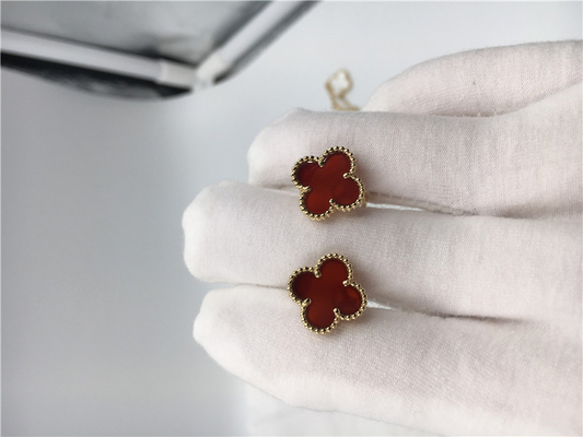 Van Cleef Arpels Sweet Alhambra earstuds 18k yellow gold with carnelian