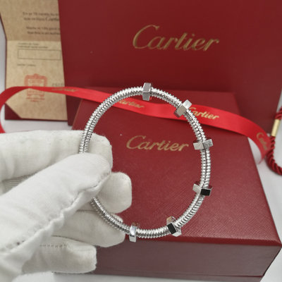 B6049617 High End Custom Jewelry  Style Bracelet 18K White Gold