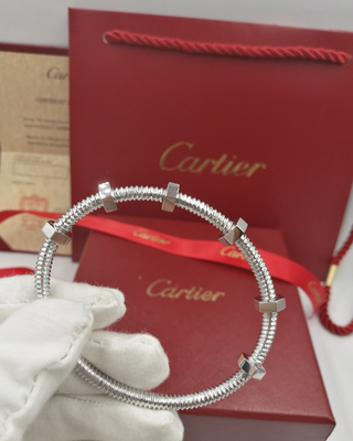 B6049617 High End Custom Jewelry  Style Bracelet 18K White Gold