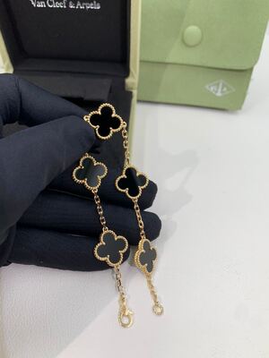 Alhambra Bracelet Van Cleef And Arpels 5 Motifs 18K Yellow Gold Carnelian Red Stone VCARD35500