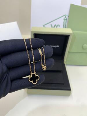 18K Yellow Gold Agate Medium Necklace Lucky Girl VCA Vintage Alhambra Pendant