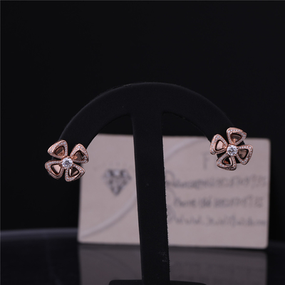 Real Gold High Jewelry Fiorever Earrings in 18 kt Rose Gold Earrings set with two central diamonds and pavé diamonds