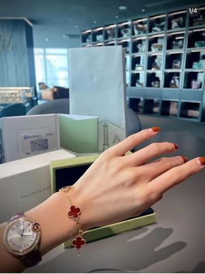 quality  18K Gold And Real Diamonds Van Cleef And Arpels 5 Motifs Vintage Alhambra Bracelet factory