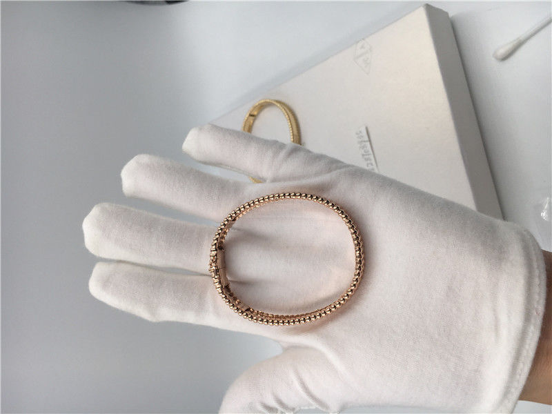 Quality Medium Model Van Cleef And Arpels Signature Bracelet Yellow Gold VCA Bangle factory