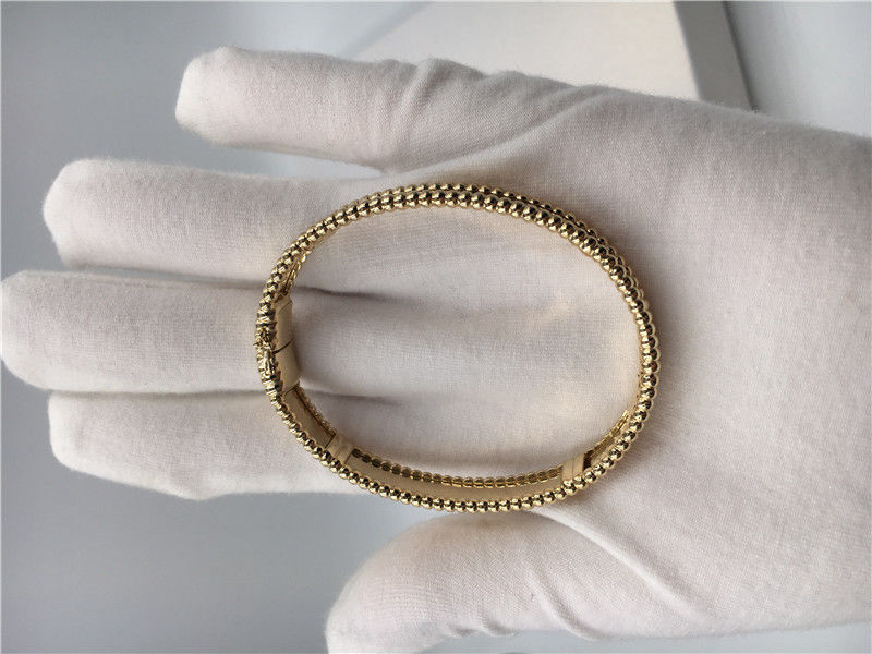 Quality Medium Model Van Cleef And Arpels Signature Bracelet Yellow Gold VCA Bangle factory