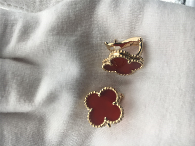 Van Cleef Arpels Vintage Alhambra earrings 18k yellow gold with carnelian