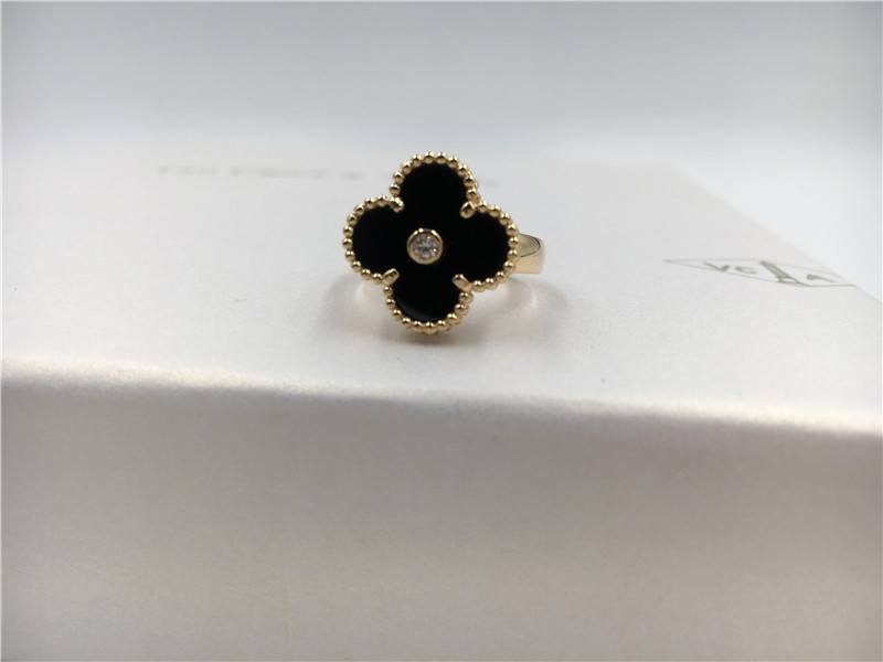 Round Diamond / Onyx 18K Gold Ring Vintage Alhambra For Wedding / Engagement