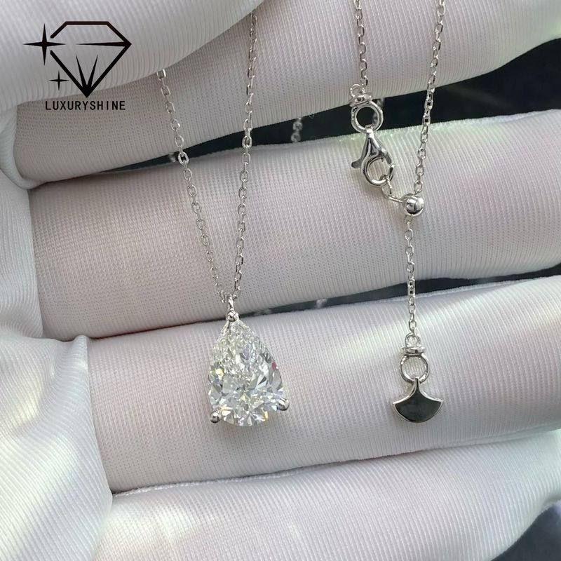 Quality Lab Grown Pear Diamond Necklace 18K Gold VVS-VS Clarity factory