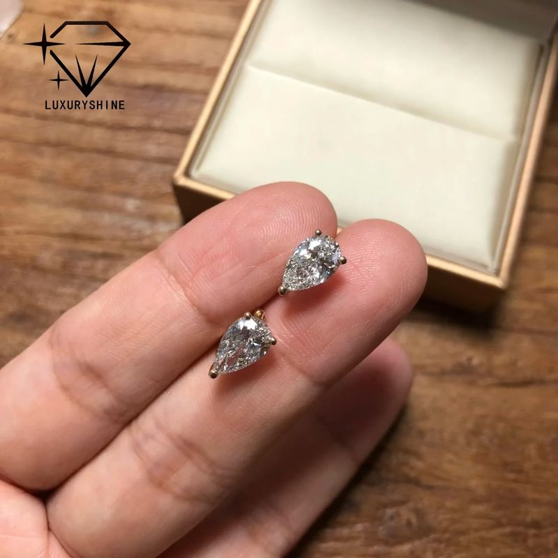 Quality 18K Gold Pear Cut Lab Grown Diamond Stud Earrings VVS-VS Clarity factory