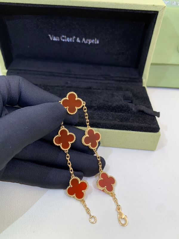 Alhambra Bracelet Van Cleef And Arpels 5 Motifs 18K Yellow Gold Carnelian Red Stone VCARD35500