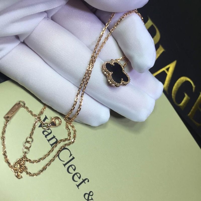 Quality Van Cleef Arpels Luxury Gold Jewelry Sweet Alhambra Pendant Yellow Gold Mother Of Pearl factory