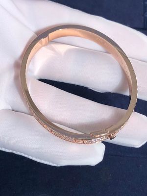 Quality Fine Jewelry Car tier Love Bracelet Diamond Paved White / Rose / Yellow 18K Gold Bracelet factory