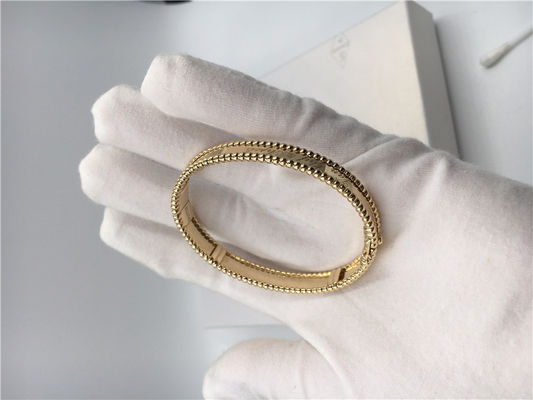 Quality Medium Model Van Cleef And Arpels Signature Bracelet Yellow Gold VCA Bangle factory