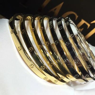 Quality Jewelry 18K Gold Bracelet , Thin Love Personalized Gold Necklace Small Model factory
