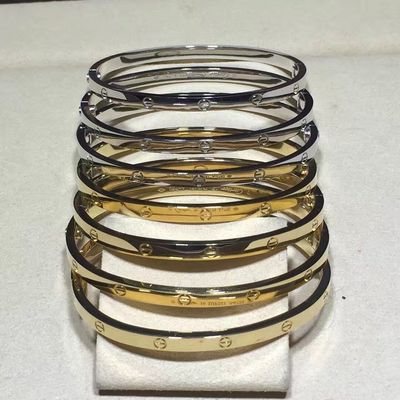 Quality Jewelry 18K Gold Bracelet , Thin Love Personalized Gold Necklace Small Model factory