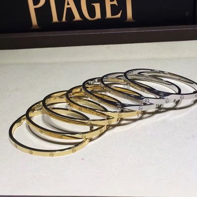 Quality Jewelry 18K Gold Bracelet , Thin Love Personalized Gold Necklace Small Model factory