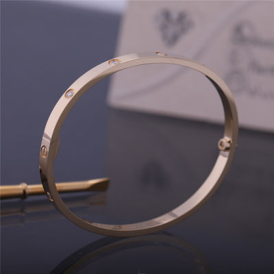 Quality Small Model 10 Diamonds In 18k Yellow Gold Love Bracelet B6047817 factory