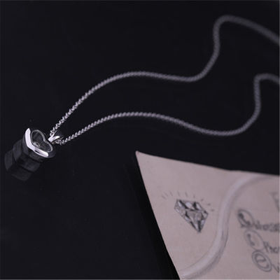 Quality Female Chopard Jewelry Happy Diamonds Icons Pendant Heart Necklace In Ethical White Gold factory